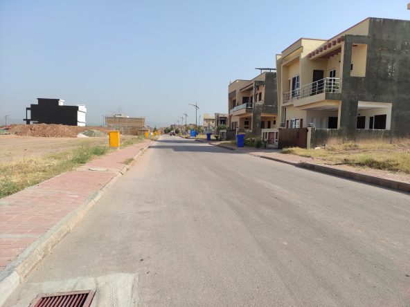 16.5marlaCommercial Plot Bahria Enclave Sector J