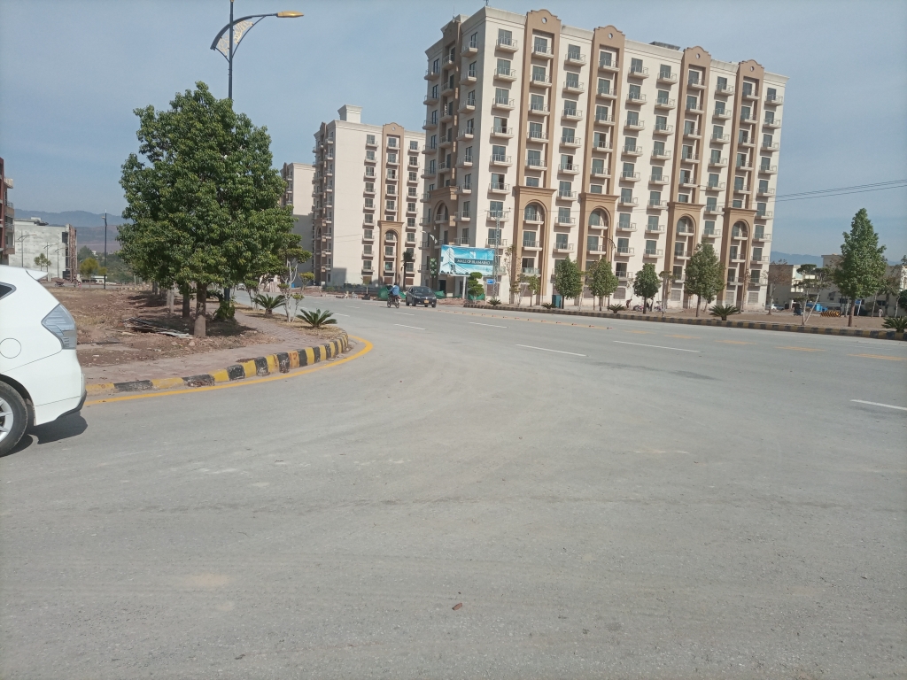 commercial plots for sale in Bahria Enclave, Islamabad, at Wall Street