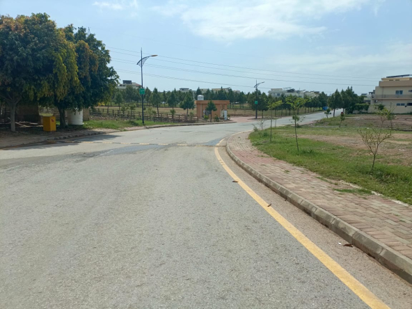 2 Kanal Plot for Sale in Bahria Enclave Near Me - Park Facing